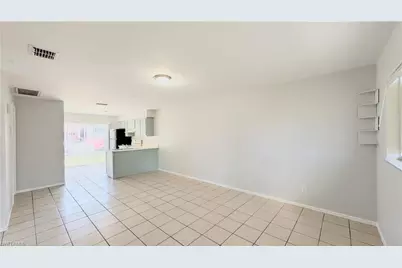 427 NE Pine Island Ln #1, Cape Coral, FL 33909 - Photo 2