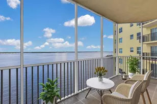 2745 1st St, Fort Myers, FL 33916 - Photo 2