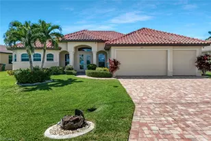 3632 SW 1st Pl, Cape Coral, FL 33914 - Photo 4