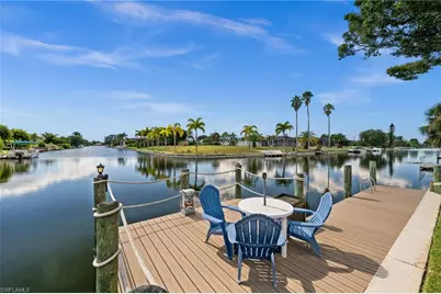 1922 SE 5th St, Cape Coral, FL 33990 - Photo 4