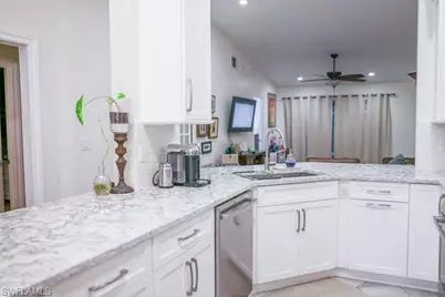 821 Gulf Pavilion Dr #204, Naples, FL 34108 - Photo 6