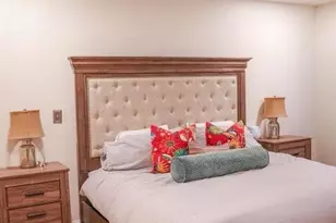 821 Gulf Pavilion Dr, Naples, FL 34108 - Photo 8