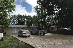 2181 Coronet St, Fort Myers, FL 33907 - Photo 2