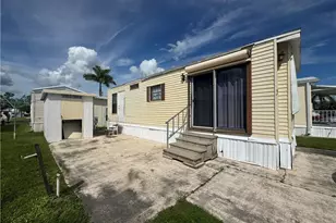 5 Fountainview Blvd, North Fort Myers, FL 33903 - Photo 2