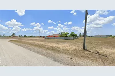 511 Diplomat Pkwy E, Cape Coral, FL 33909 - Photo 2