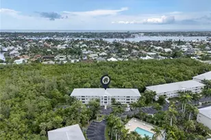 3021 Sandpiper Bay Cir, Naples, FL 34112 - Photo 22