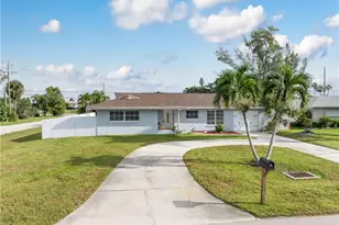 163 SW 48th Terrace, Cape Coral, FL 33914 - Photo 4