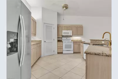 1580 Argyle Dr, Fort Myers, FL 33919 - Photo 2