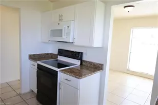 1733 NE 7th Pl, Cape Coral, FL 33909 - Photo 10