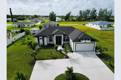 528 Jacaranda Pkwy E, Cape Coral, FL 33909 - Photo 8