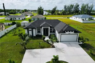 528 Jacaranda Pkwy E, Cape Coral, FL 33909 - Photo 8