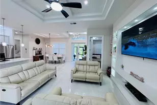 528 Jacaranda Pkwy E, Cape Coral, FL 33909 - Photo 24