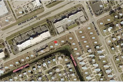 828 SW 4th St, Cape Coral, FL 33991 - Photo 4