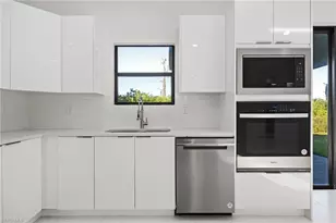 6085 Kumquat Cir, Labelle, FL 33935 - Photo 12