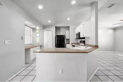 2426 NE 23rd Ave, Cape Coral, FL 33909 - Photo 10