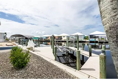 3057 Sloop Ln, Saint James City, FL 33956 - Photo 6