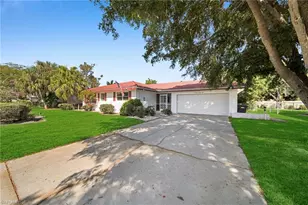 1563 Covington Cir E, Fort Myers, FL 33919 - Photo 2