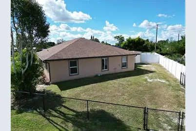 15 Willow St, Lehigh Acres, FL 33936 - Photo 6