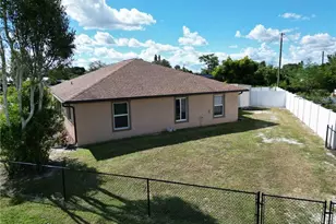 15 Willow St, Lehigh Acres, FL 33936 - Photo 6