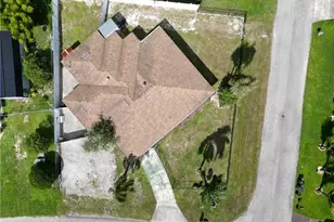 15 Willow St, Lehigh Acres, FL 33936 - Photo 4