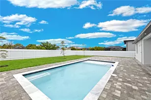 913 Embers Pkwy W, Cape Coral, FL 33993 - Photo 32