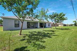 4137/4139 SW 8th Pl, Cape Coral, FL 33914 - Photo 32