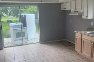 2109 Eloise Cir, North Fort Myers, FL 33917 - Photo 4
