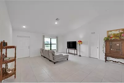 217 NE 20th Ter, Cape Coral, FL 33909 - Photo 4