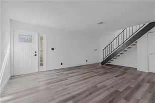 5836 Queen Elizabeth Way, Fort Myers, FL 33907 - Photo 12