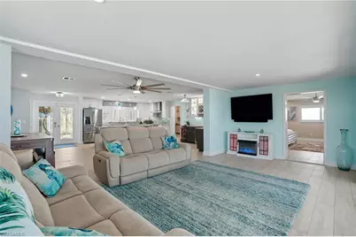 5257 Stratford Ct, Cape Coral, FL 33904 - Photo 6