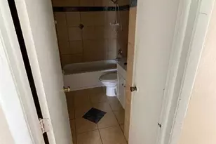 1228 NE 9th St, Cape Coral, FL 33909 - Photo 12