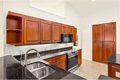 920 SW 4th Pl, Cape Coral, FL 33991 - Photo 12