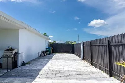 4623 Jacaranda Pkwy W, Cape Coral, FL 33993 - Photo 20