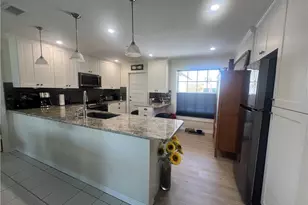 911 SE 18th Terrace, Cape Coral, FL 33990 - Photo 10