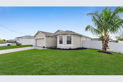 322 NE 20th Ter, Cape Coral, FL 33909 - Photo 2
