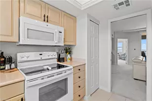 9577 Gulf Shore Dr, Naples, FL 34108 - Photo 16