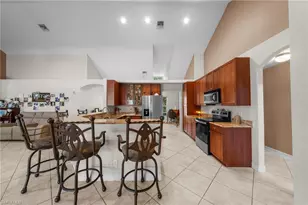 90 24th Ave NE, Naples, FL 34120 - Photo 8