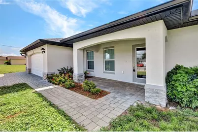 216 NW 9th Ter, Cape Coral, FL 33993 - Photo 4
