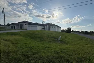 3412 NE 21st Pl, Cape Coral, FL 33909 - Photo 4