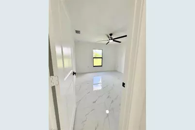 670 Chemstrand St E, Lehigh Acres, FL 33974 - Photo 28