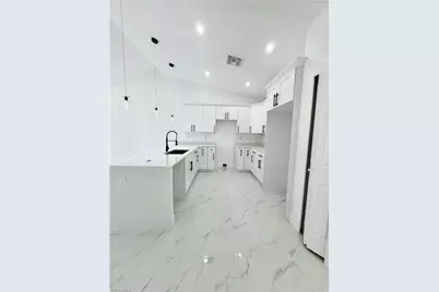 670 Chemstrand St E, Lehigh Acres, FL 33974 - Photo 6