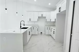 670 Chemstrand St E, Lehigh Acres, FL 33974 - Photo 6