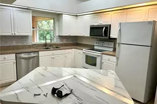 947 Hunter St E, Lehigh Acres, FL 33974 - Photo 4