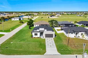 3927 NW 38th St, Cape Coral, FL 33993 - Photo 4