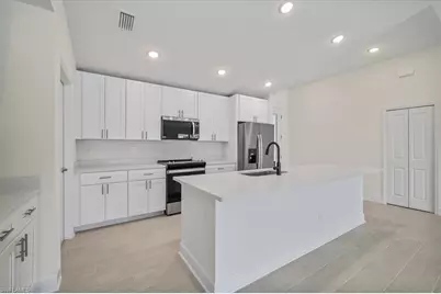 2323 SW 5th Pl, Cape Coral, FL 33991 - Photo 6