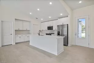 2323 SW 5th Pl, Cape Coral, FL 33991 - Photo 4