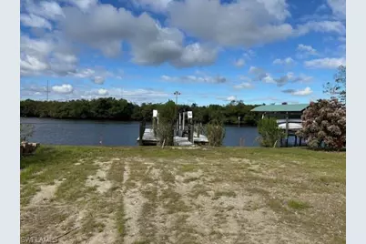 208 Sun Cir, Fort Myers, FL 33905 - Photo 4