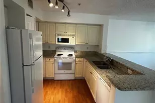 1270 Wildwood Lakes Blvd, Naples, FL 34104 - Photo 10