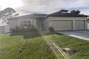 3716 SW Santa Barbara Pl, Cape Coral, FL 33914 - Photo 2