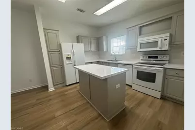 121 NE 11th Pl, Cape Coral, FL 33909 - Photo 12